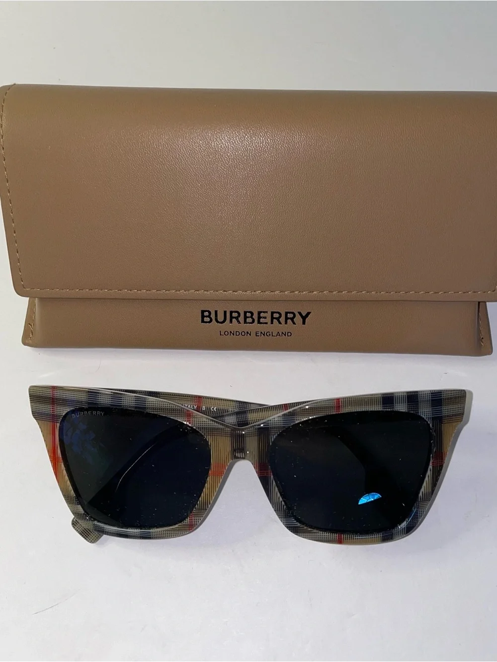 Burberry Elsa Vintage Check Sunglasses Amazon.com: BURBERRY Women main image 4
